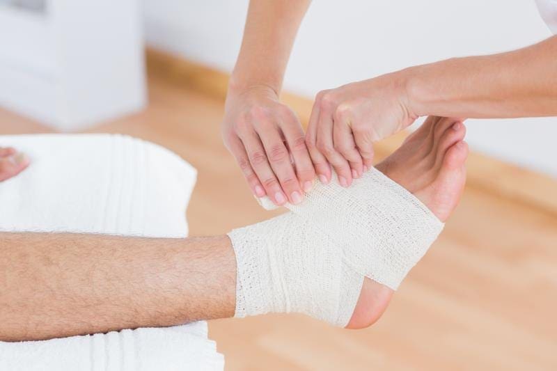 Signs and Symptoms of Sprains and Strains - El Paso Chiropractor
