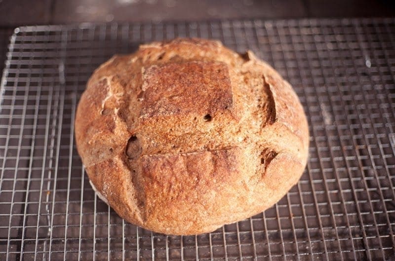 Ọkan-Igbesẹ Sourdough Bread Recipe