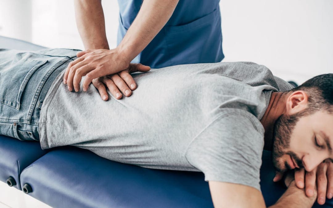 ניתן לשבור את קשרי השרירים בגב התחתון באמצעות כירופרקטיקה