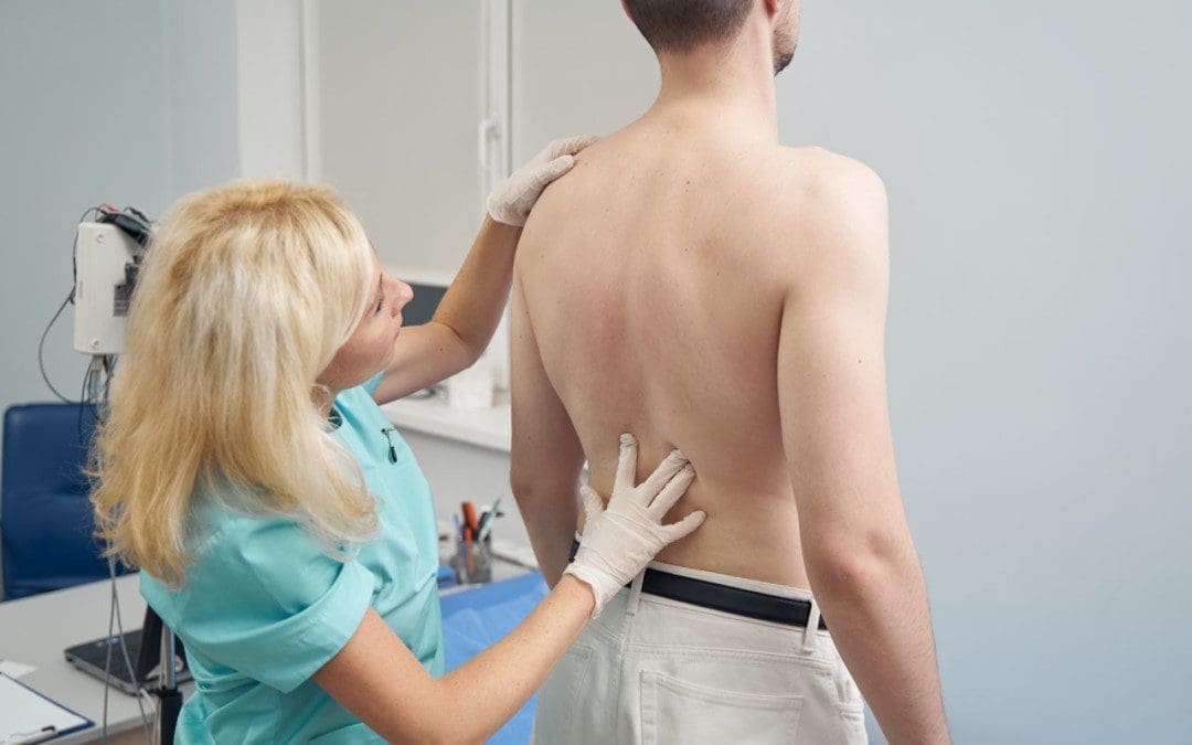 Clinica della schiena per spondilite anchilosante da fatica