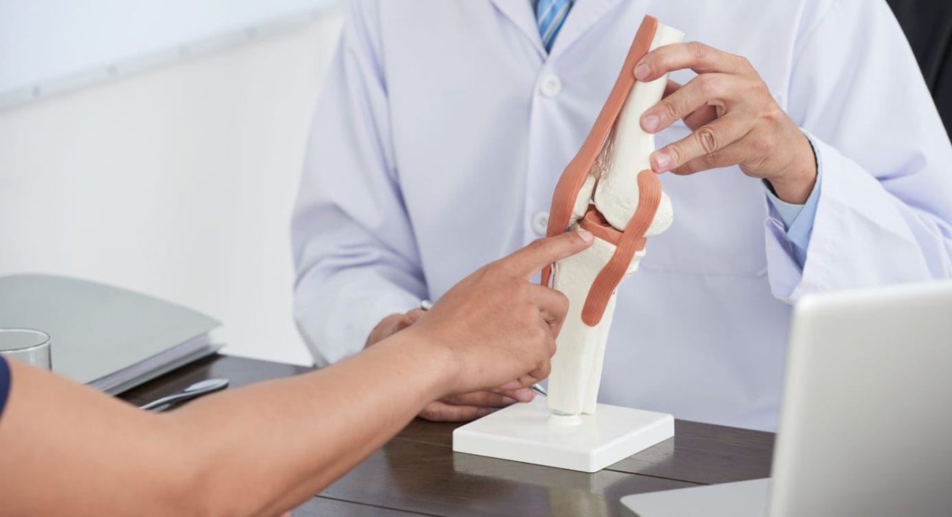 Joint Dislocation Chiropractor: Back Clinic