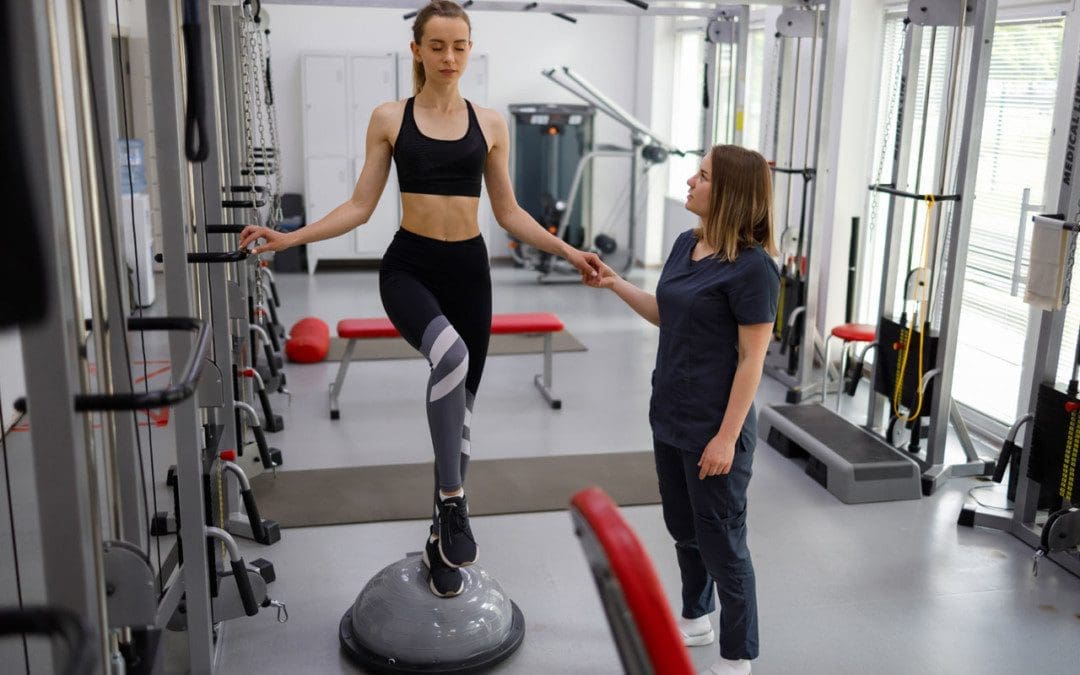 Exercicios de equilibrio para a estabilidade e o rendemento: Clínica de costas