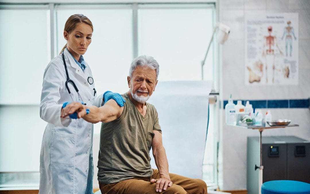 Symptoms and Treatment for Broken Collarbones
